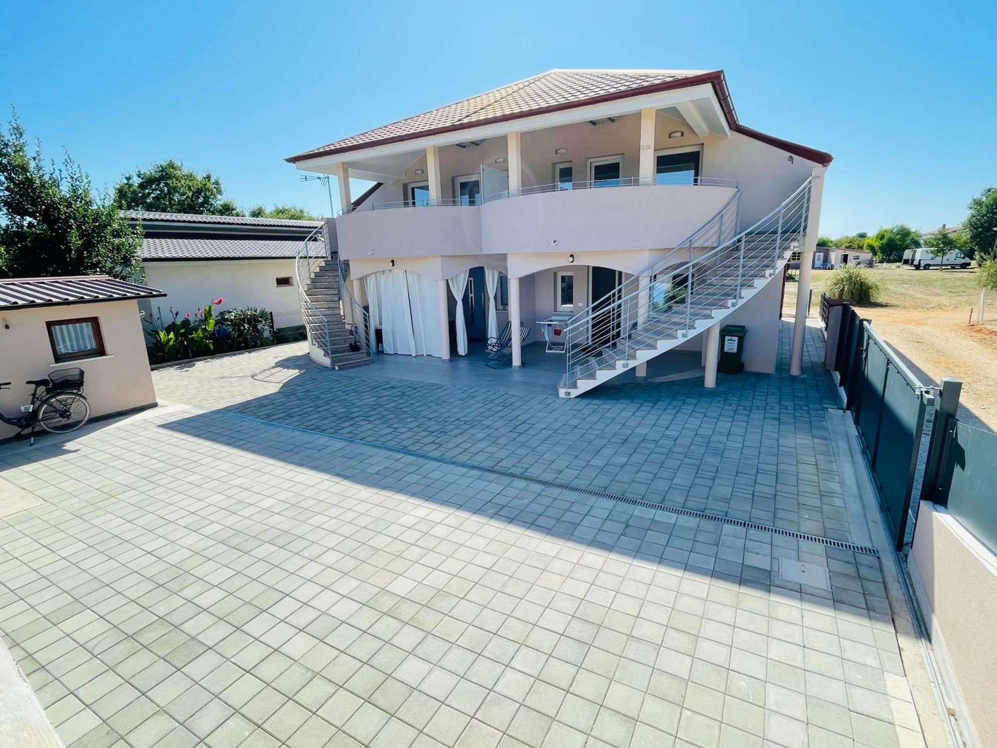 New Apartments Miya - Peroj Beach Ngoại thất bức ảnh