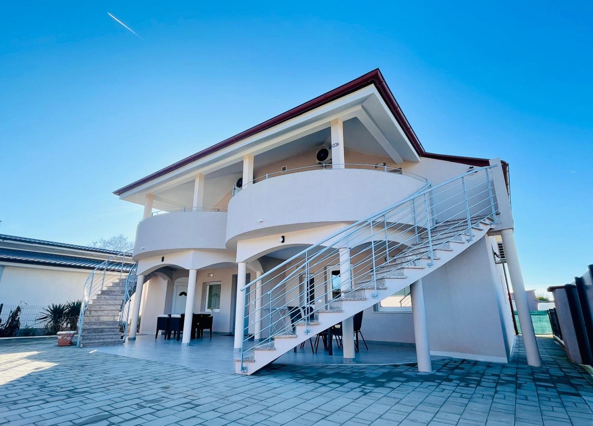 New Apartments Miya - Peroj Beach Ngoại thất bức ảnh