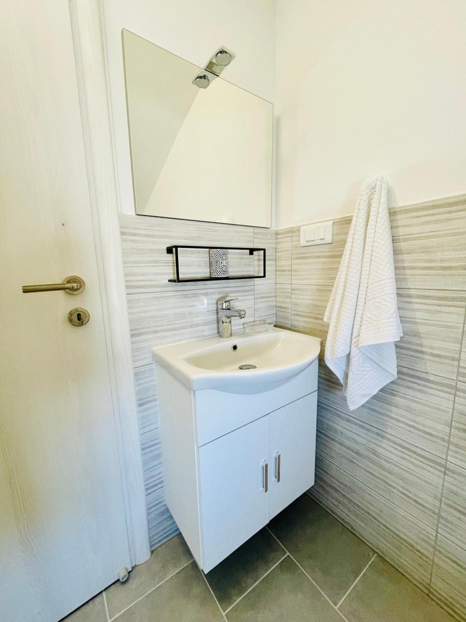 New Apartments Miya - Peroj Beach Ngoại thất bức ảnh