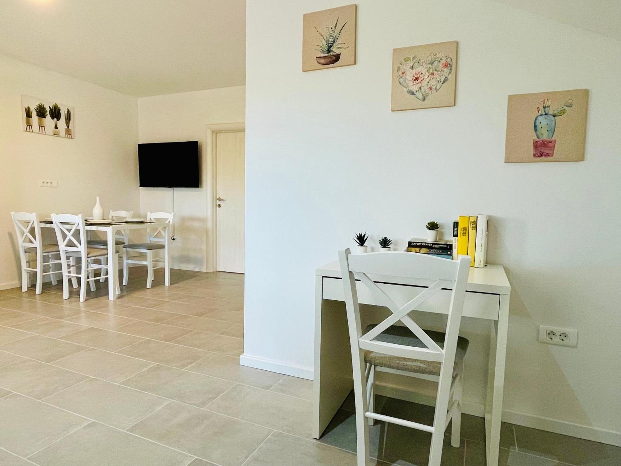New Apartments Miya - Peroj Beach Ngoại thất bức ảnh